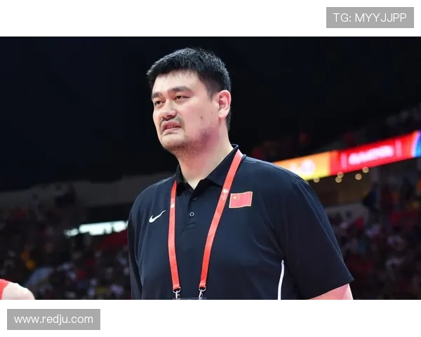 姚明畅谈篮球人生与未来发展愿景在新浪访谈中分享心路历程